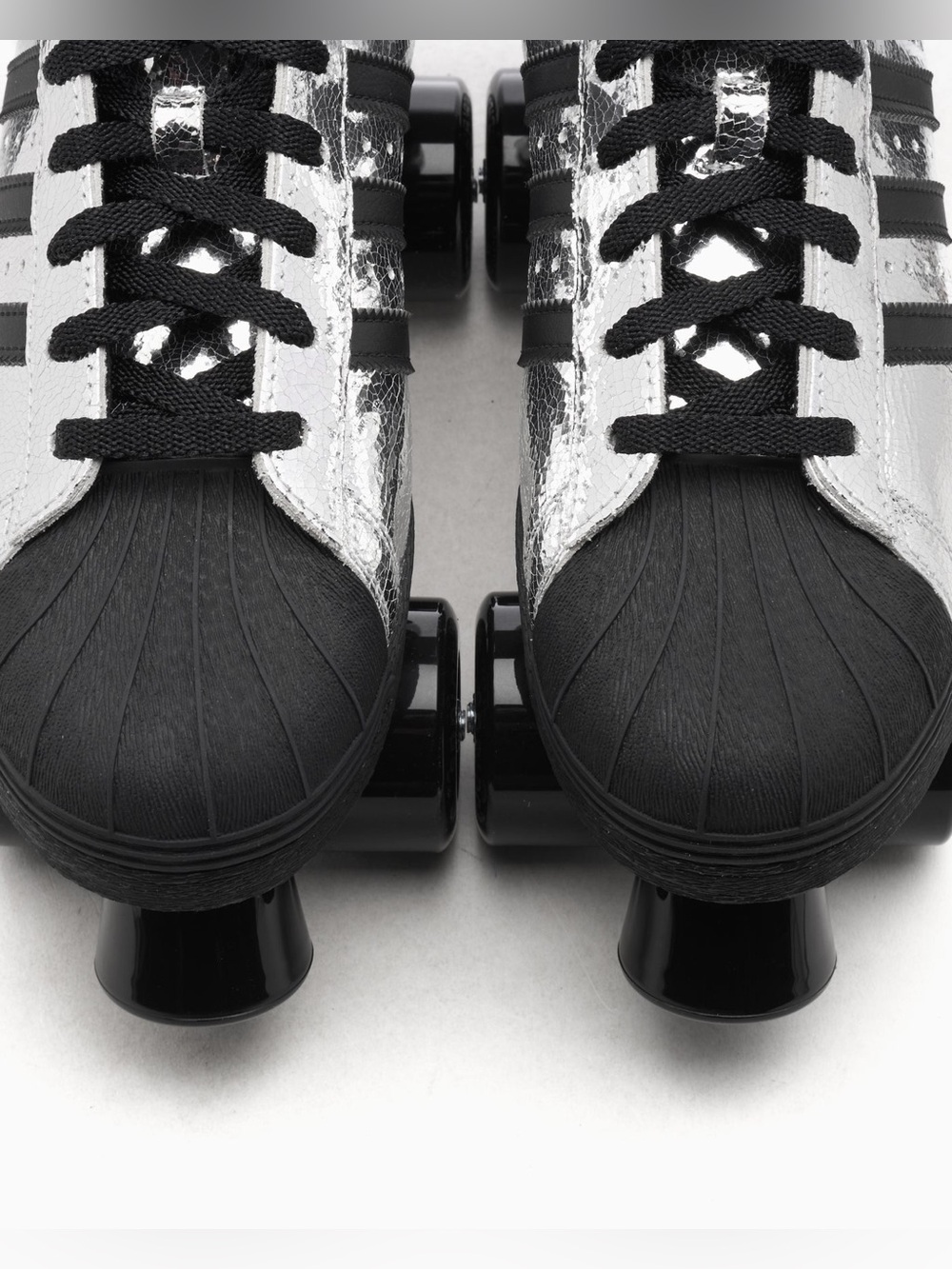Adidas Metallic Superstar 82 roller skates - Picture 4 of 4